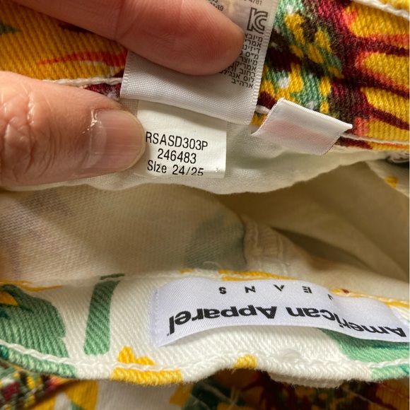 Iconic American Apparel sunflower shorts (size 24/25) - Picture 5 of 11